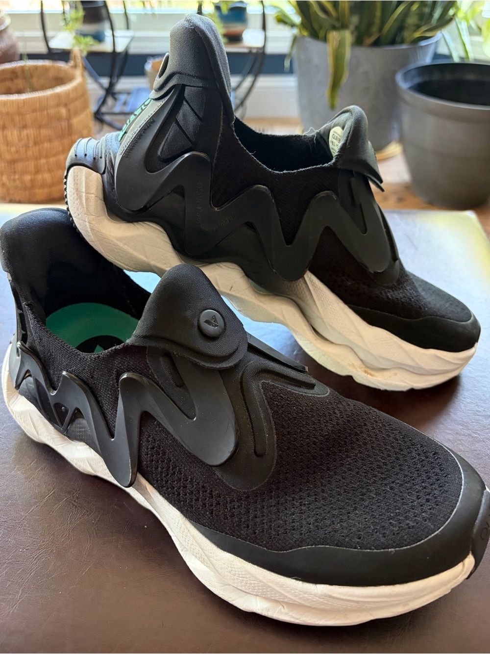 QLVR Women’s Running slippers/shoes Black 8.5